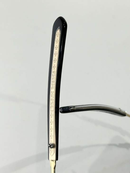Picture of Chrome Hearts Sunglasses _SKUfw71516561fw